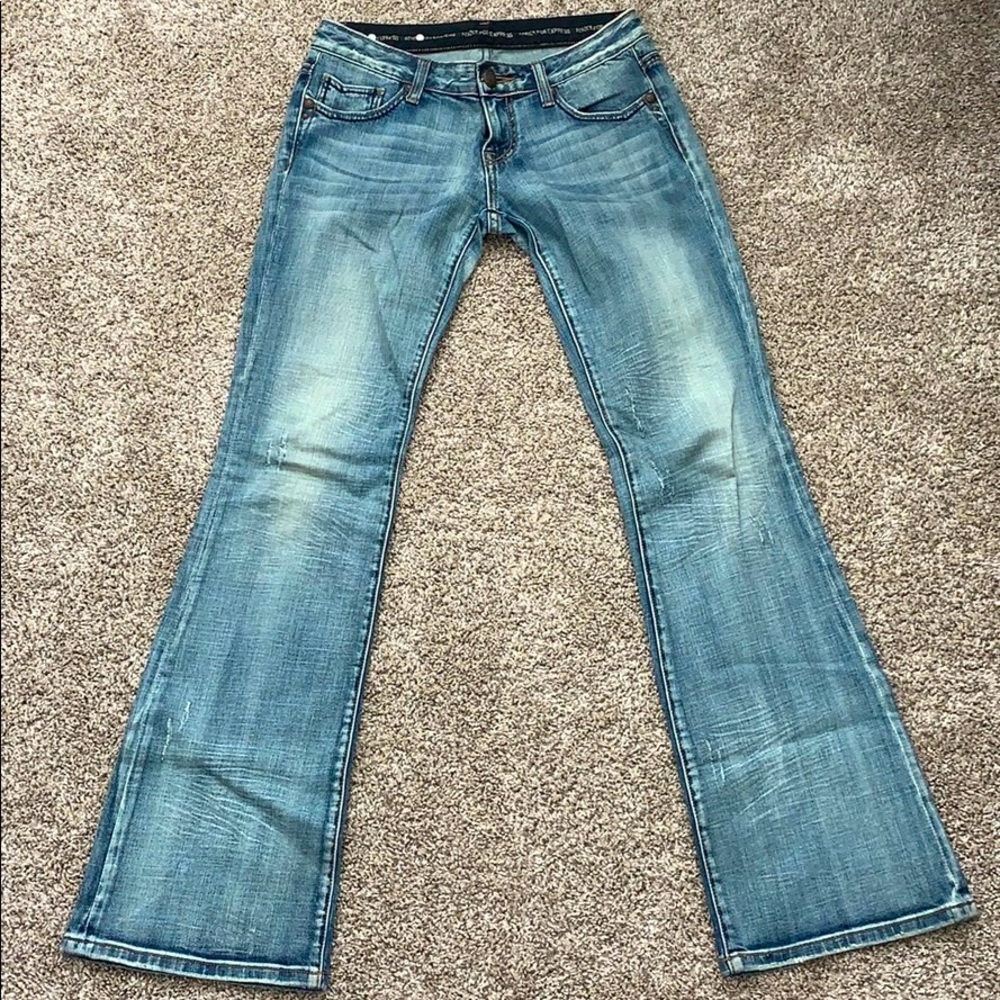 Women’s Express Low-Rise Bootcut Jeans